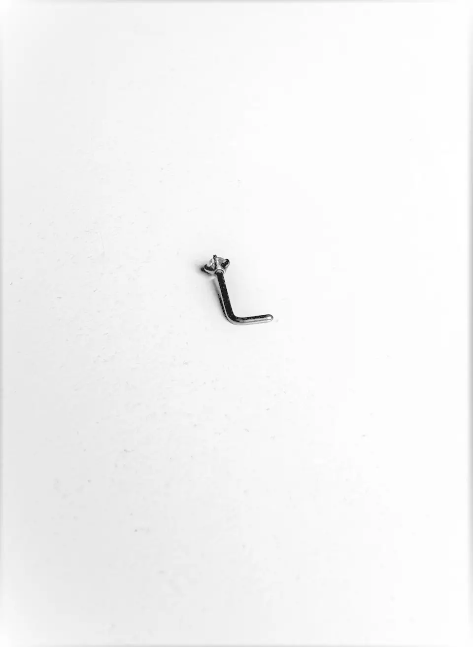 Pack 2 Piercings tipo L 2mm doble nostril simétrico titanio ASTM F136 7