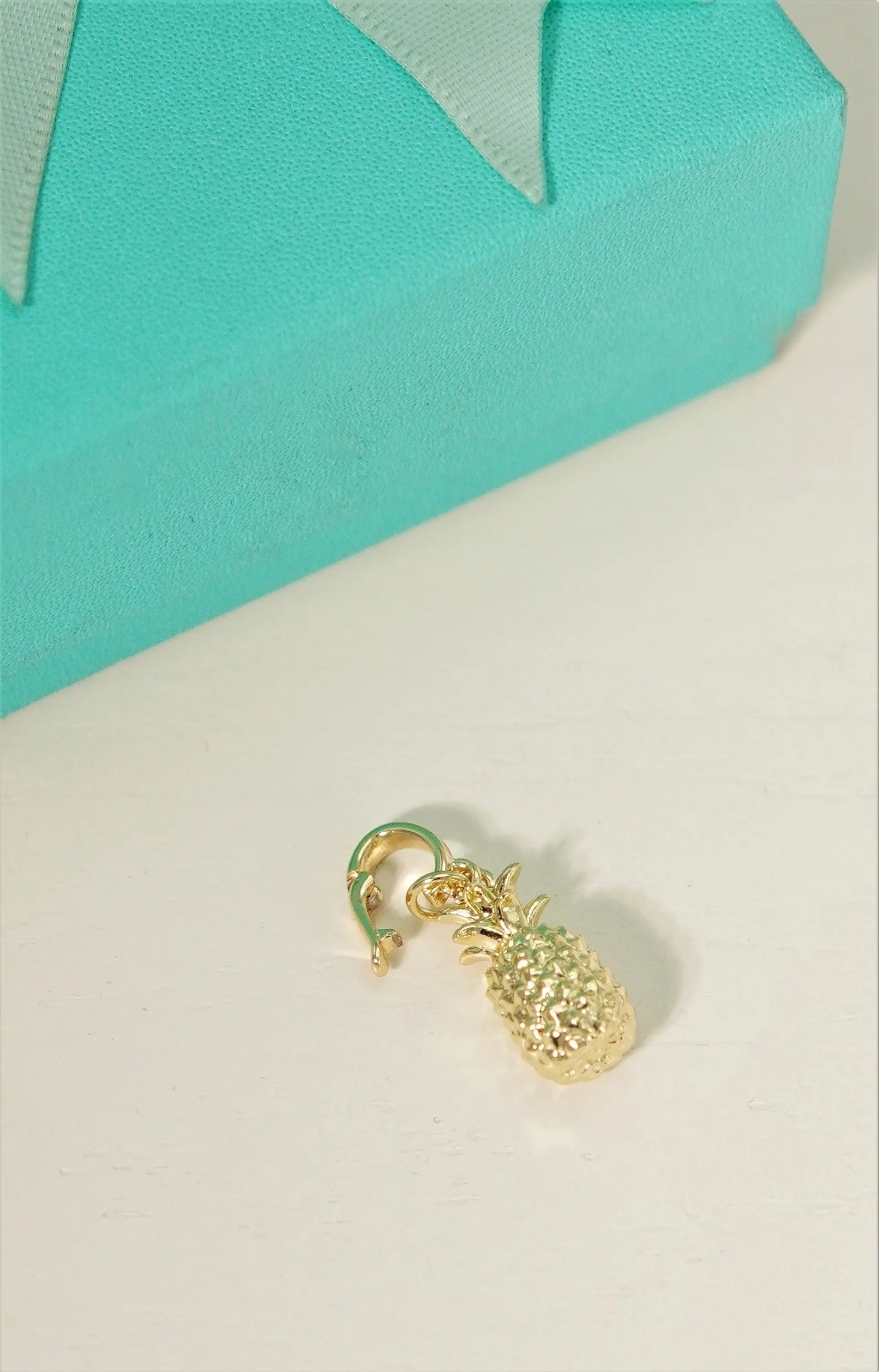 Charm removible Piña Dorada Colección Frutería 4