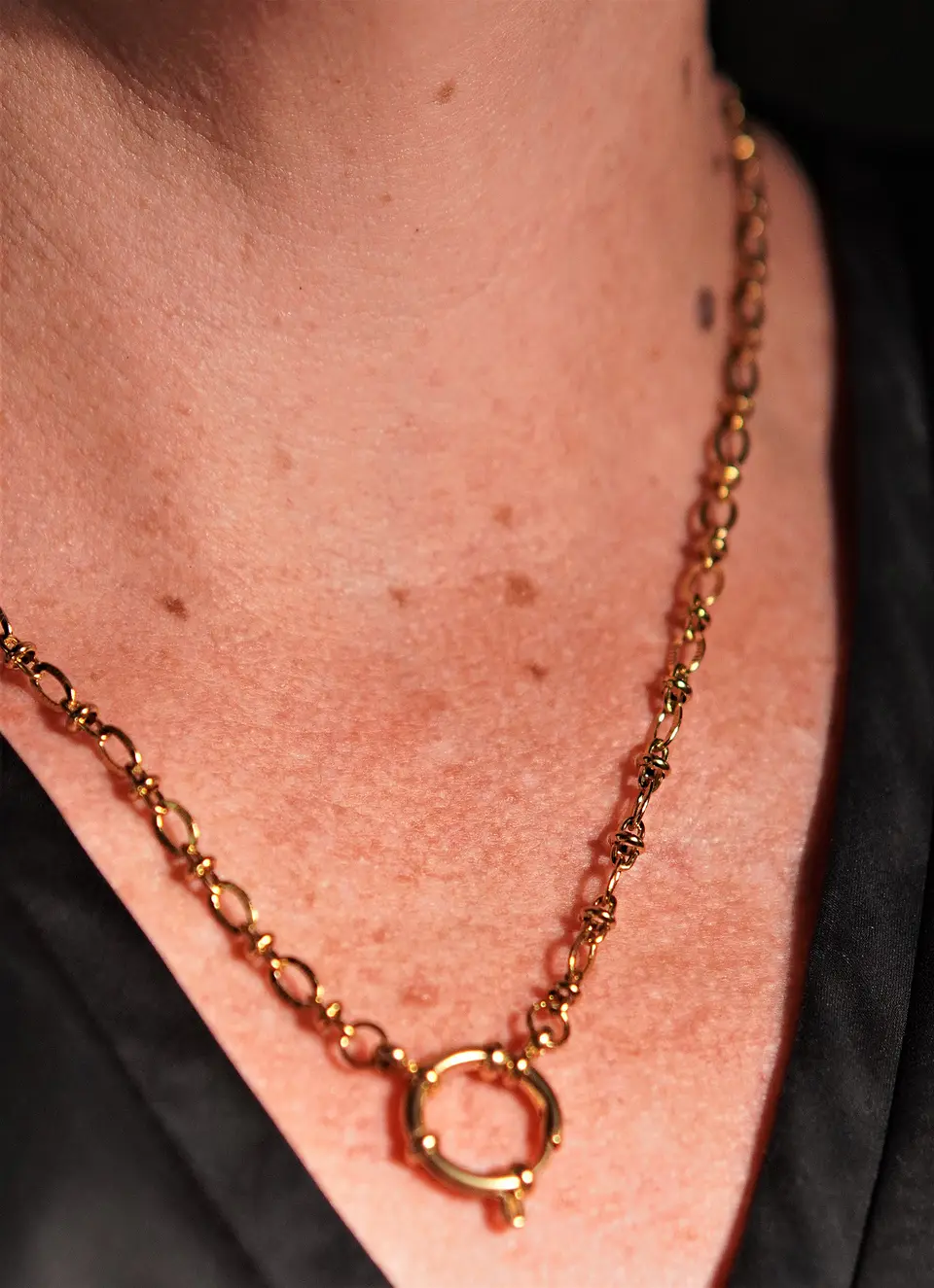 Collar Aleli con Cierre Tipo Timón Chapado en Oro | Colección Frutería 10