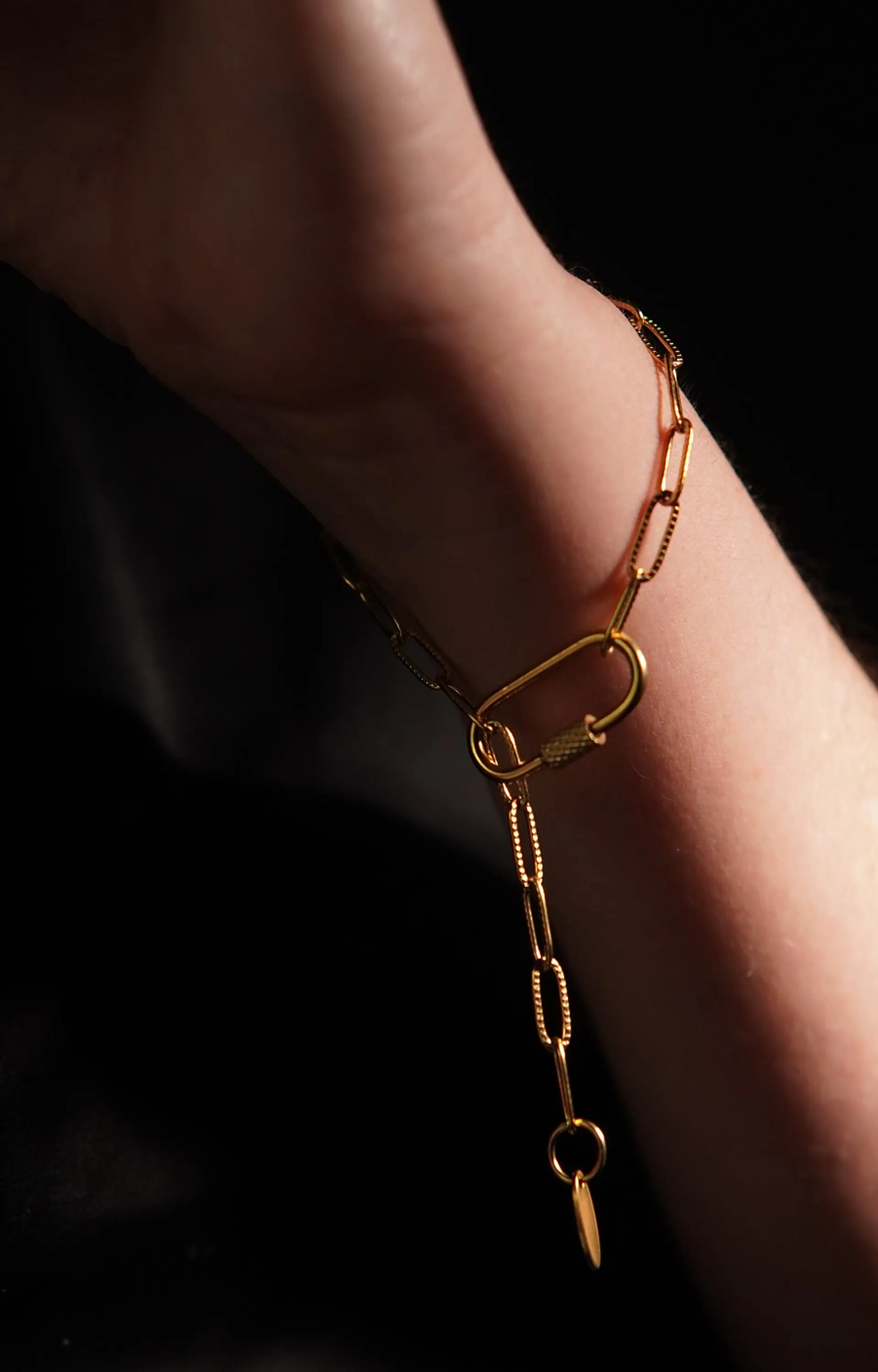 Collar y Pulsera Dorada con Cierre Rectangular Eslabones Tipo Timón | Colección Frutería 5