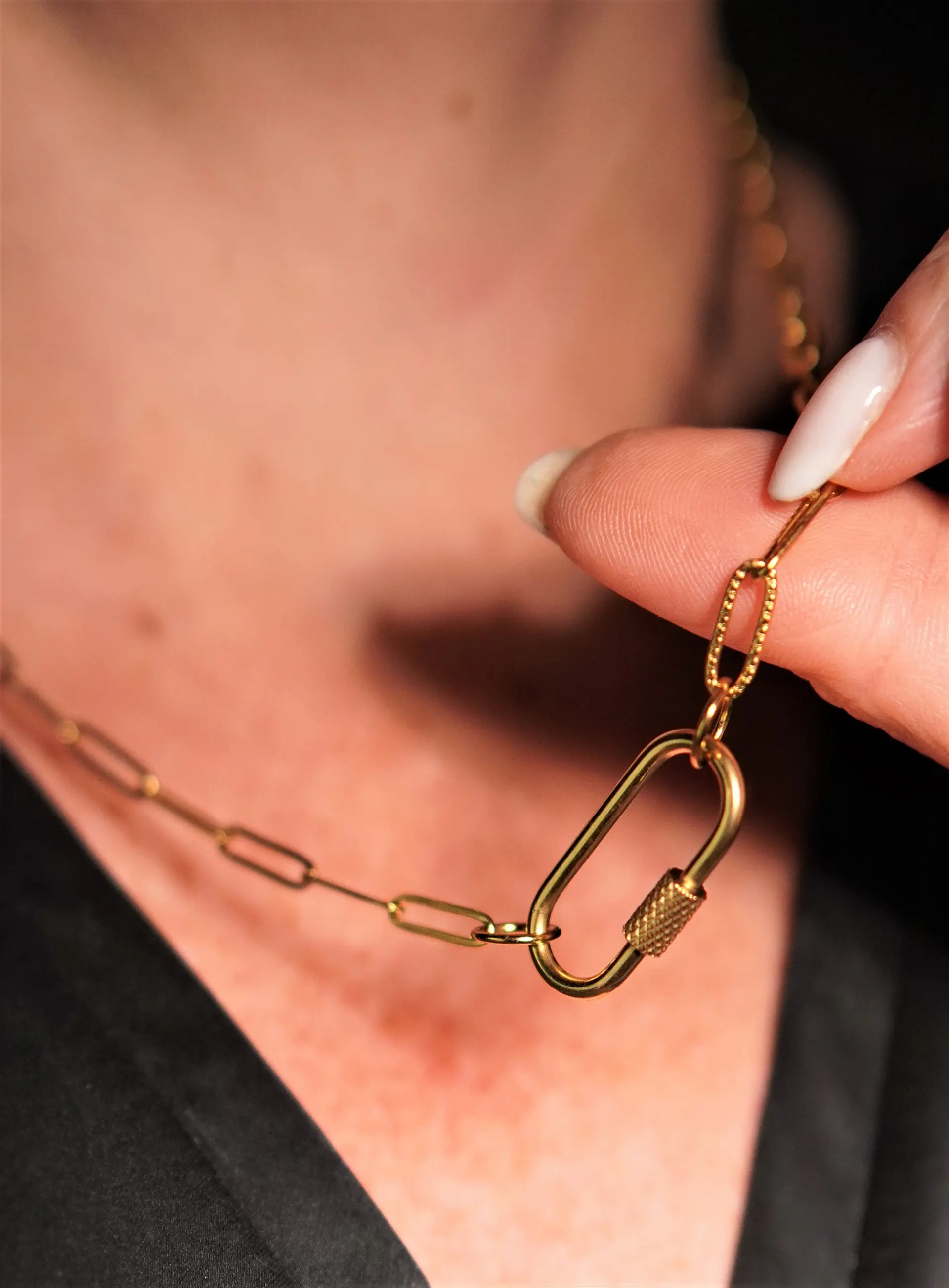 Collar y Pulsera Dorada con Cierre Rectangular Eslabones Tipo Timón | Colección Frutería 10