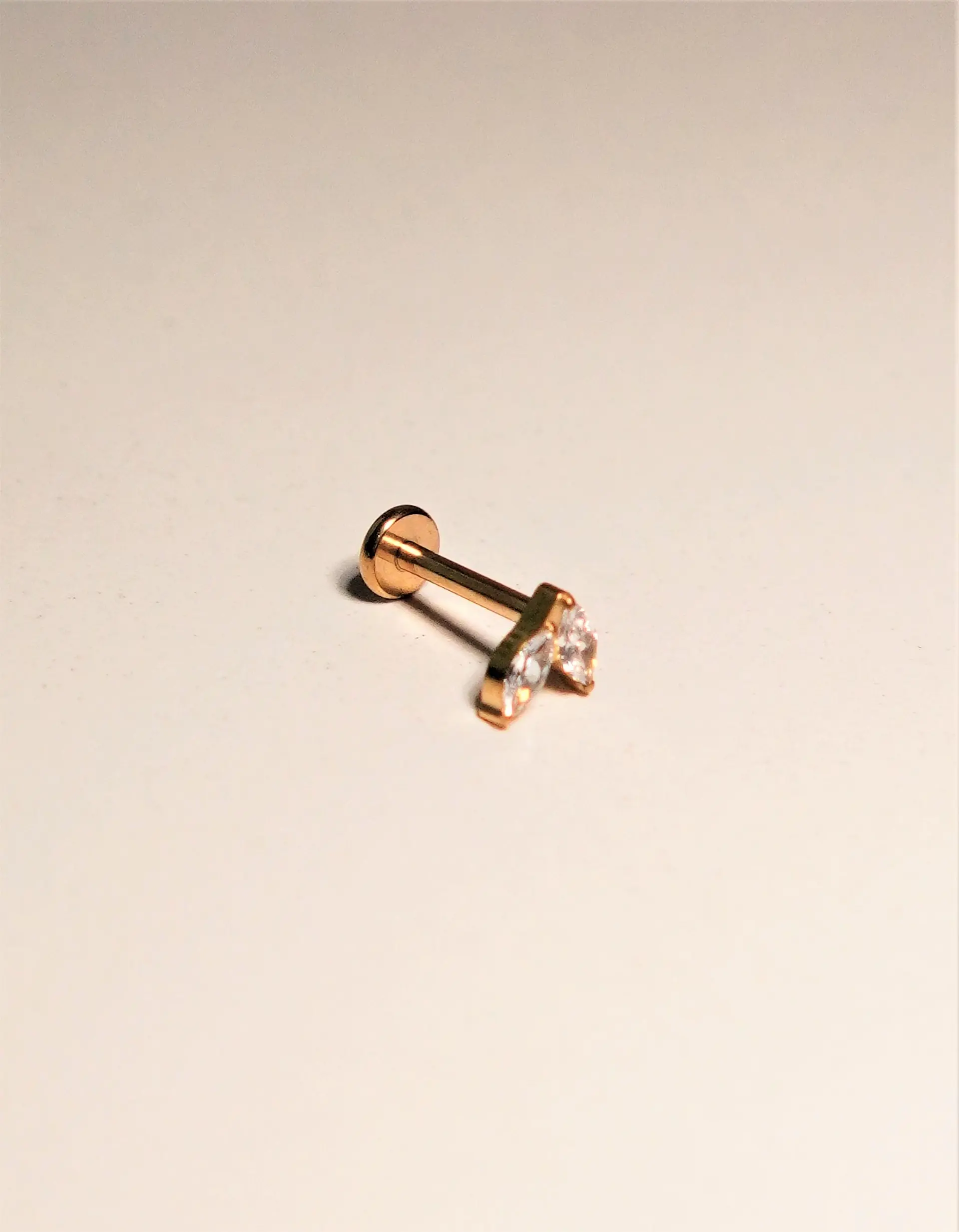 Piercing Labret Alba 16g barra 10mm Titanio PVD con Oro 18k 8