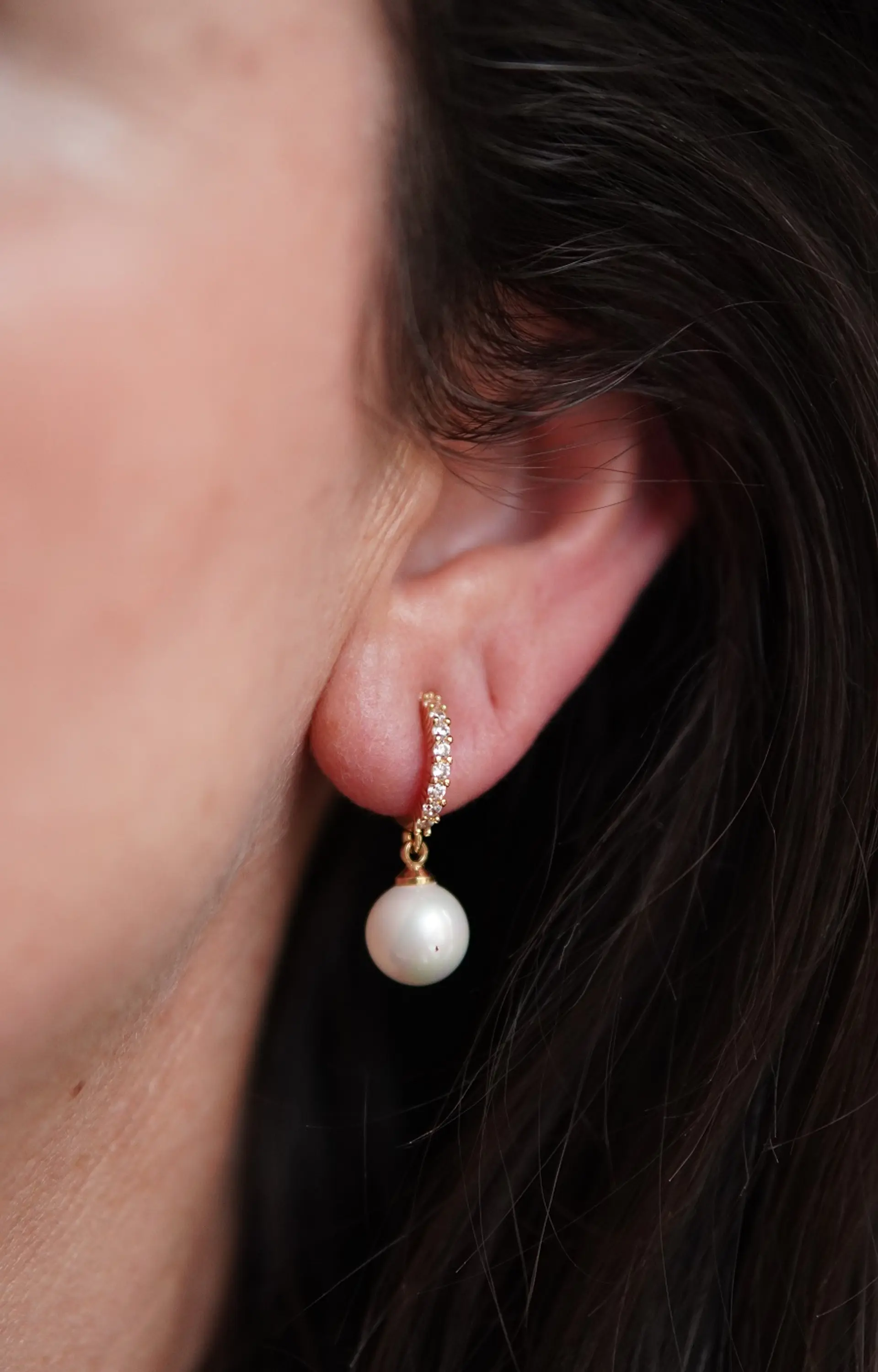 Aros Bella sin perforación perlas zirconias bañados en oro 14k 8
