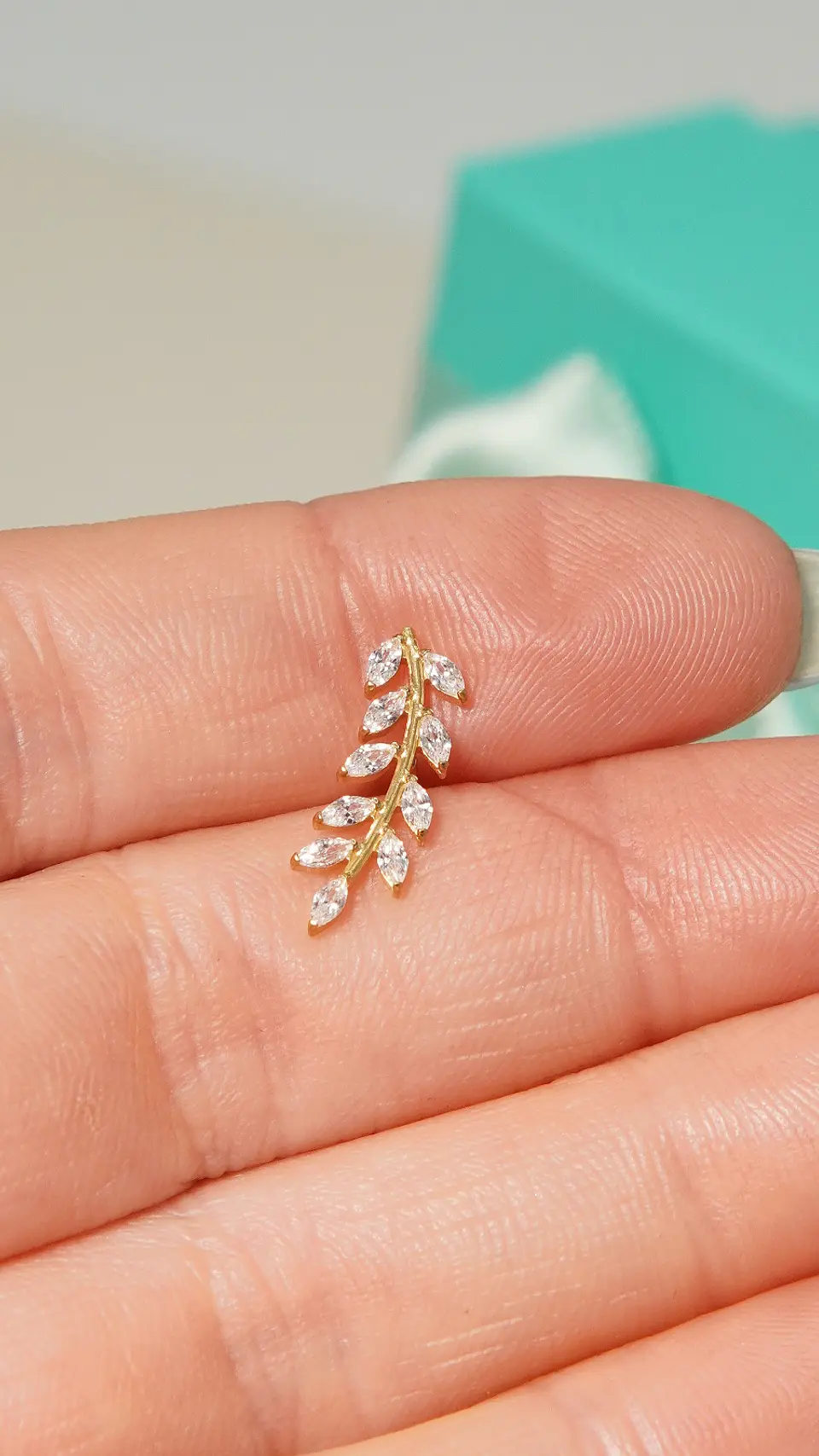 Piercing Helena labret 8mm 16G zirconias Titanio PVD 6