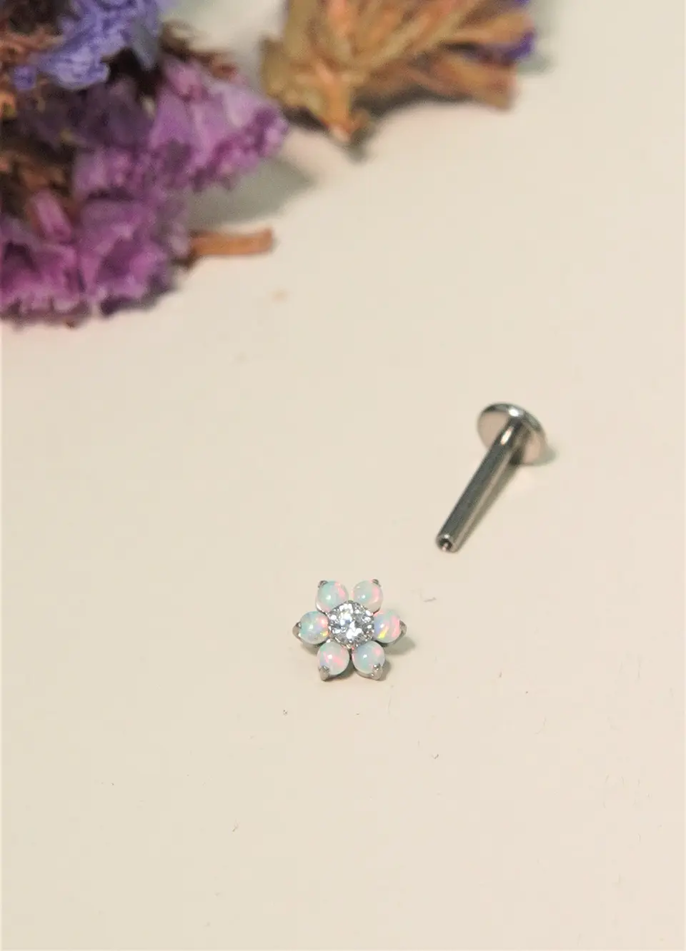 Piercing labret Cloe opalo zirconia 8mm titanio F136 7