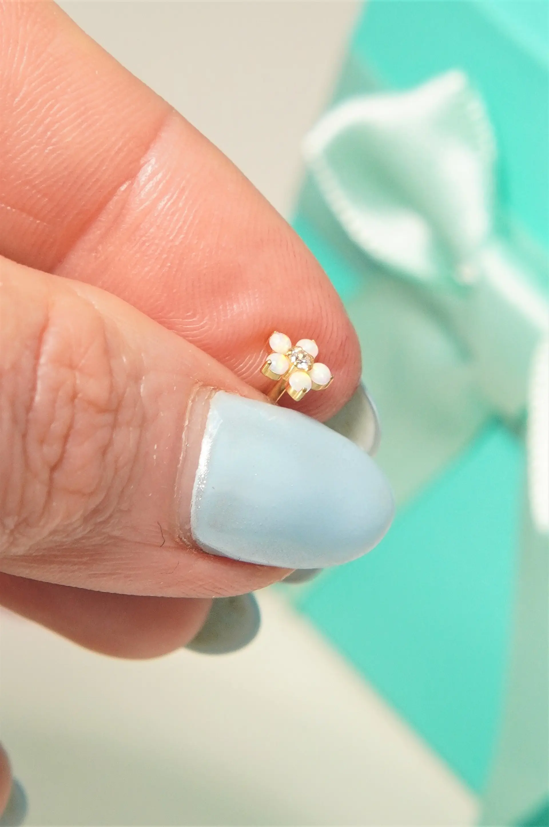  Piercing labret Cloe opalo zirconia 8mm titanio F136 PVD oro 18k 9