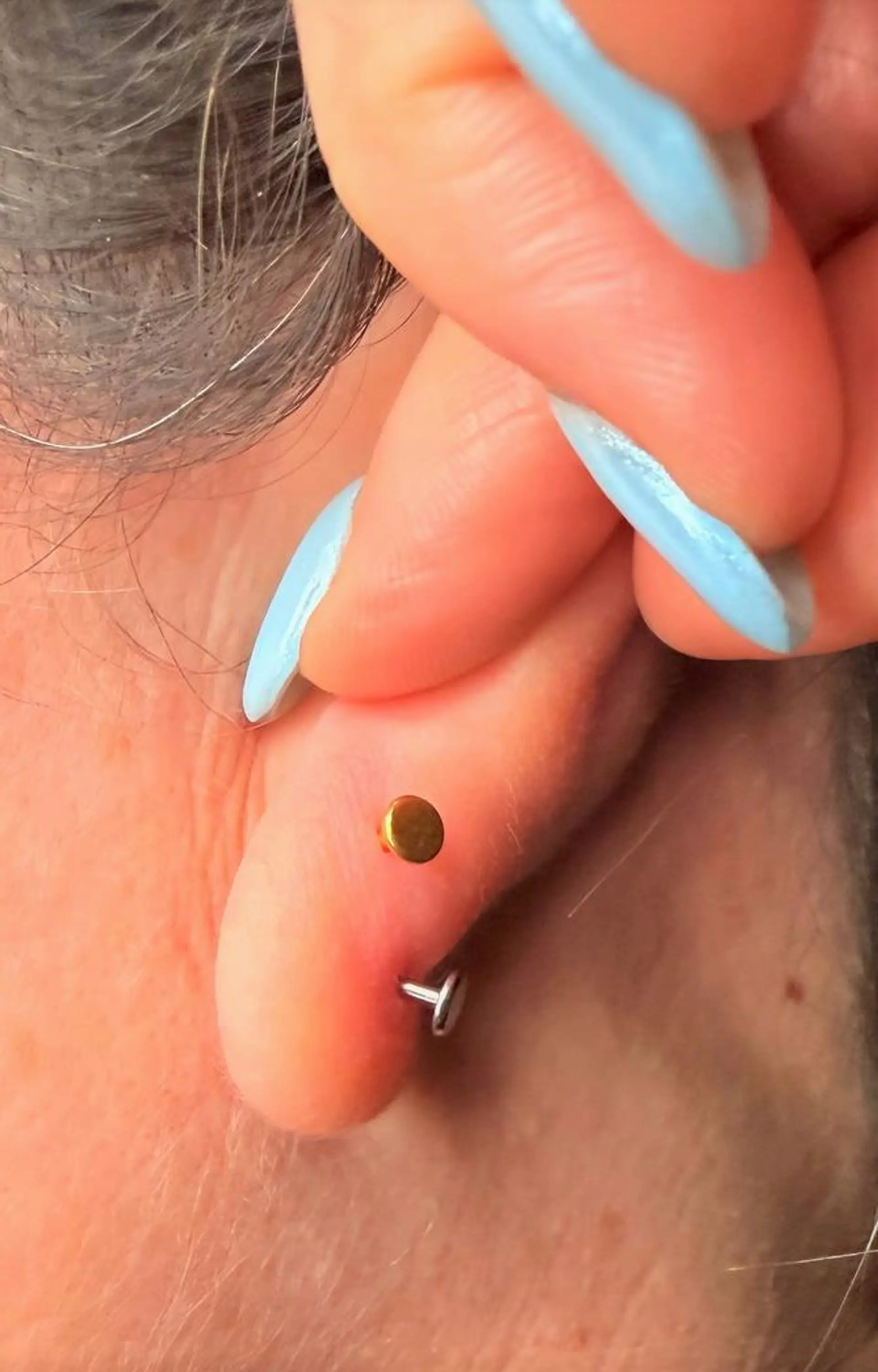 Piercing labret Zoe titanio F136 8mm 16G PVD Oro 18k 4