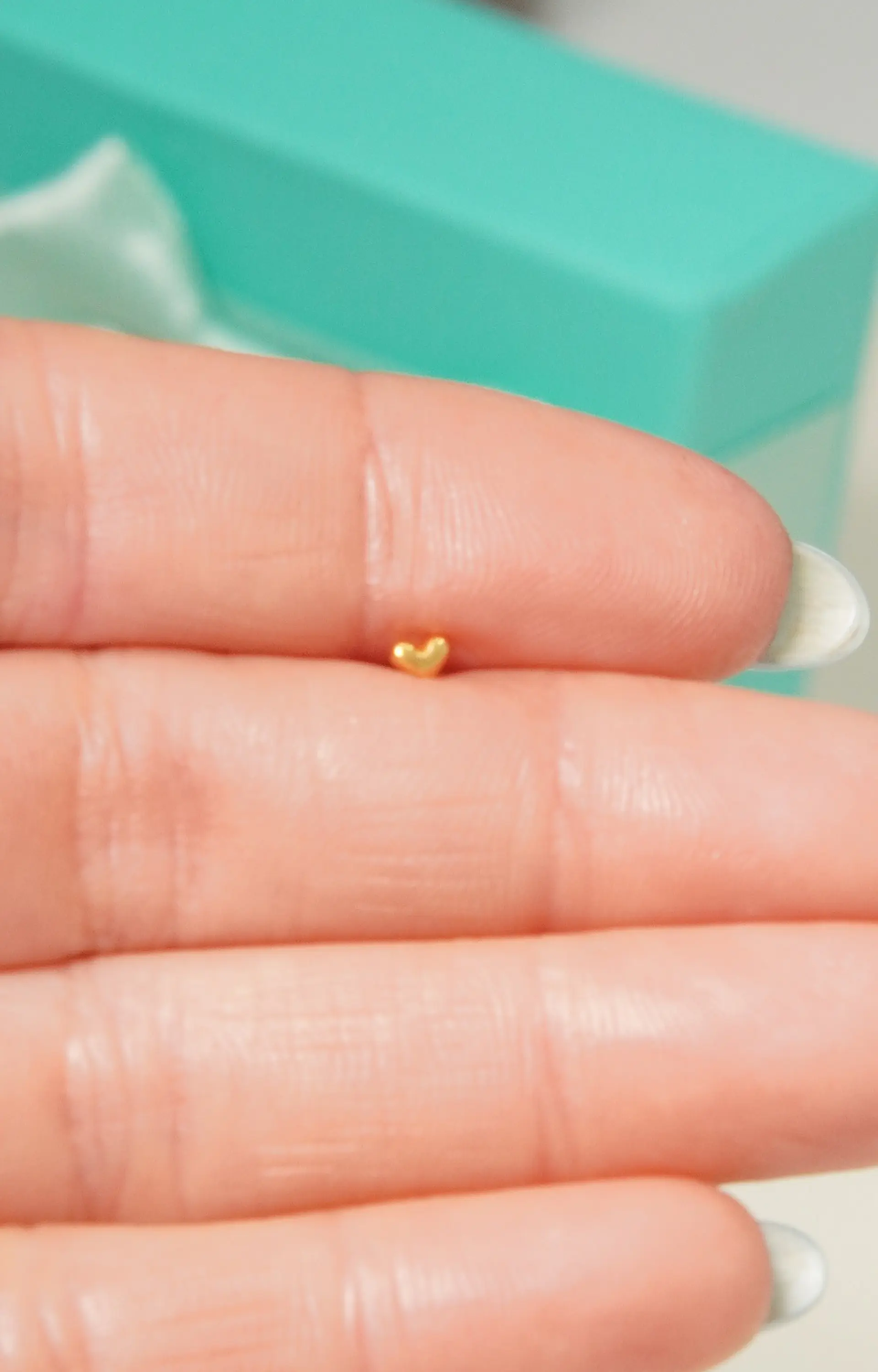 Piercing labret Zoe titanio F136 8mm 16G PVD Oro 18k 5