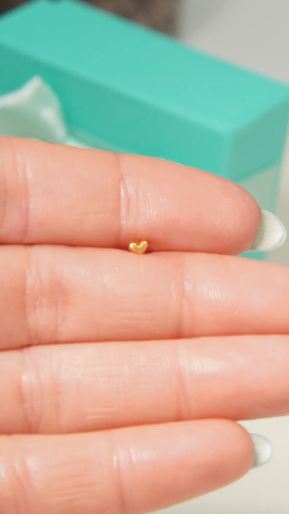 Piercing labret Zoe titanio F136 8mm 16G PVD Oro 18k 5