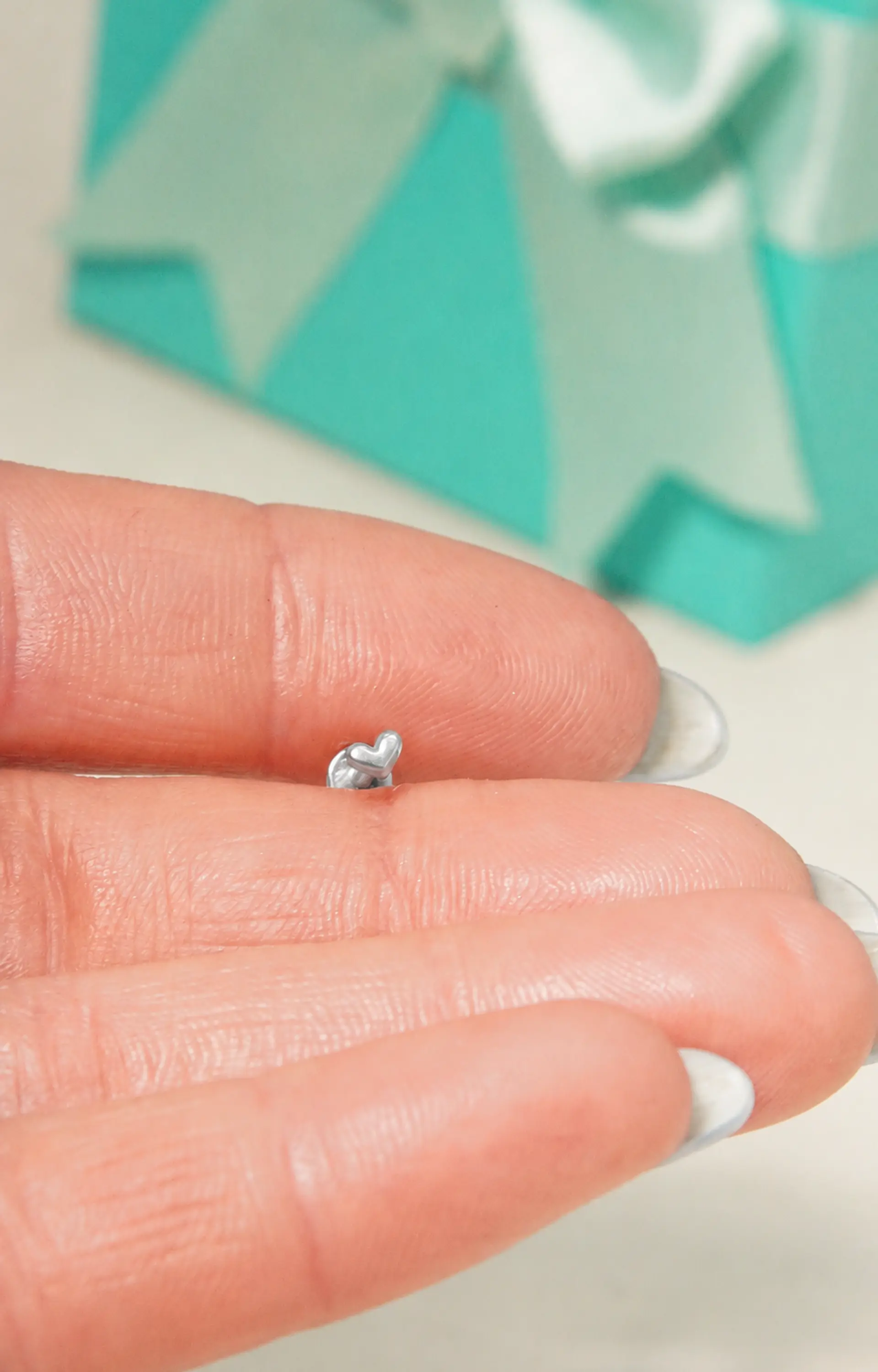 Piercing labret Zoe titanio F136 8mm 16G plateado 13