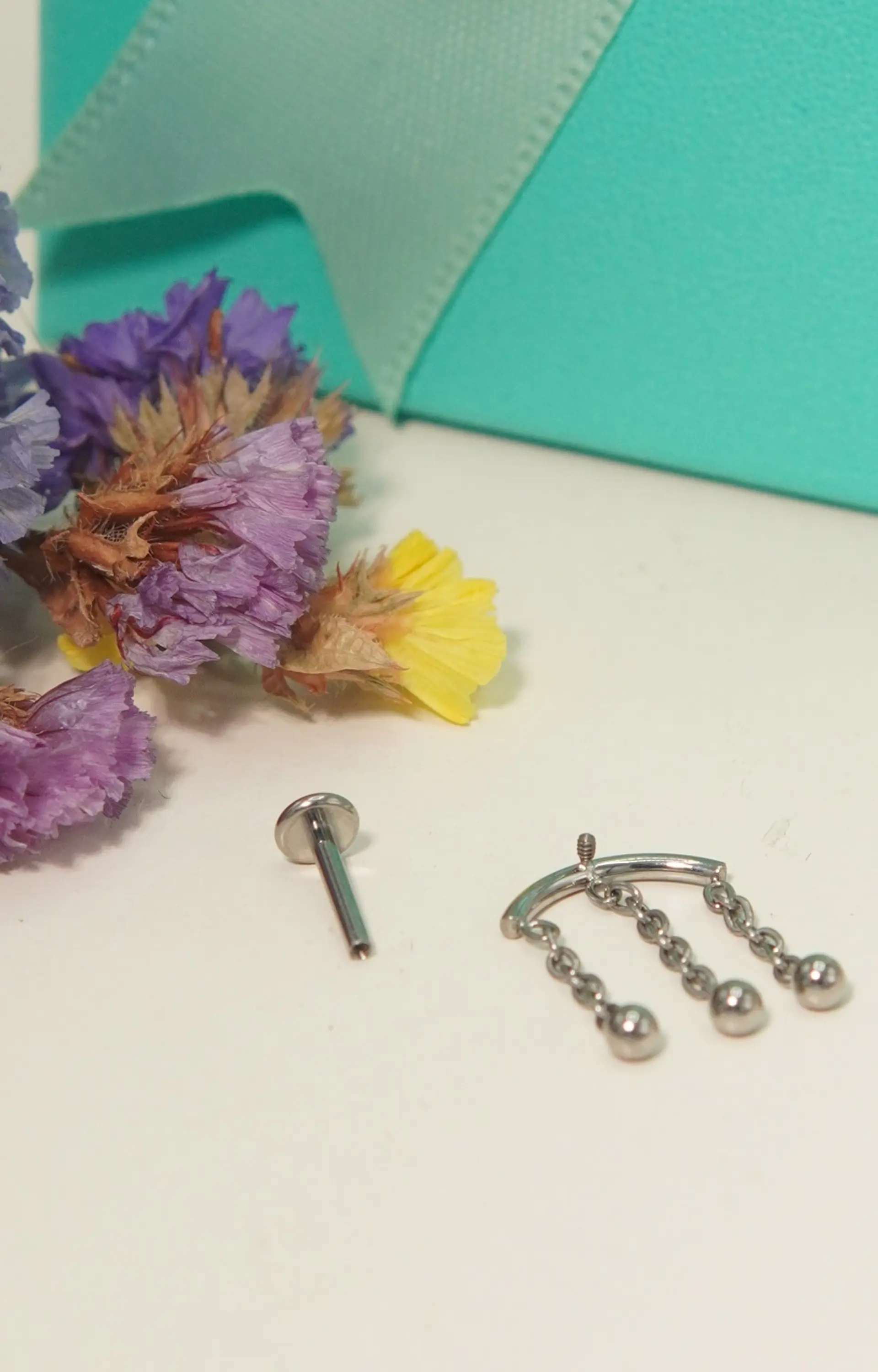 Piercing labret Maya 8mm 16G titanio ASTM F136 9
