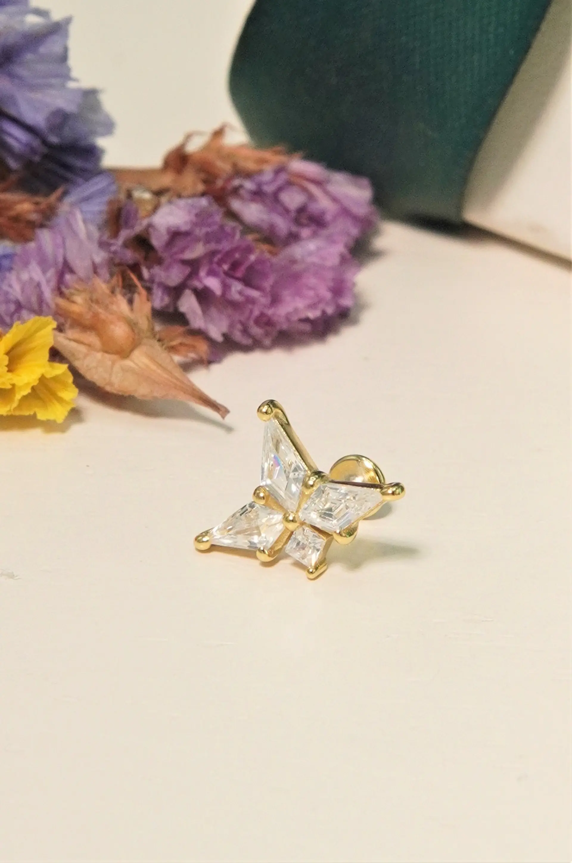 Piercing labret Abby plata 925 6mm 16G bañada en oro 18K  7