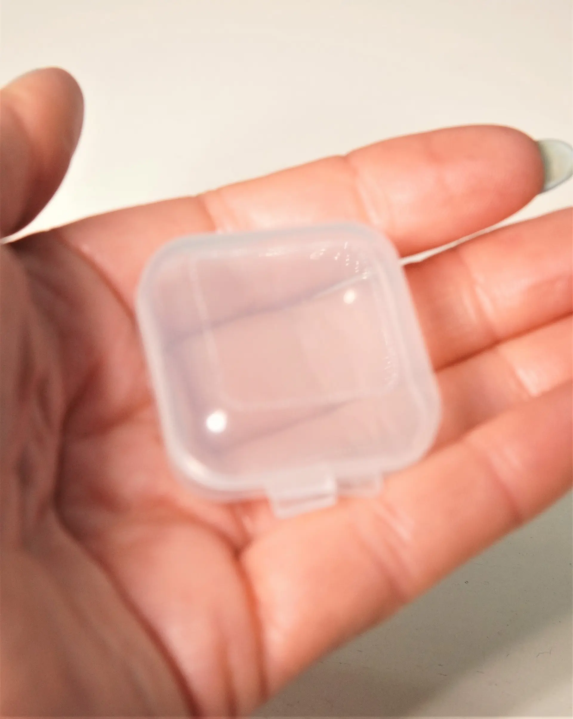 Pack de 24 cajas plasticas transparentes 34x34 mm almacenaje 6