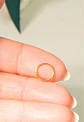 Argollas Emma 20G 8mm zirconias titanio PVD oro 18k - Miniatura 7