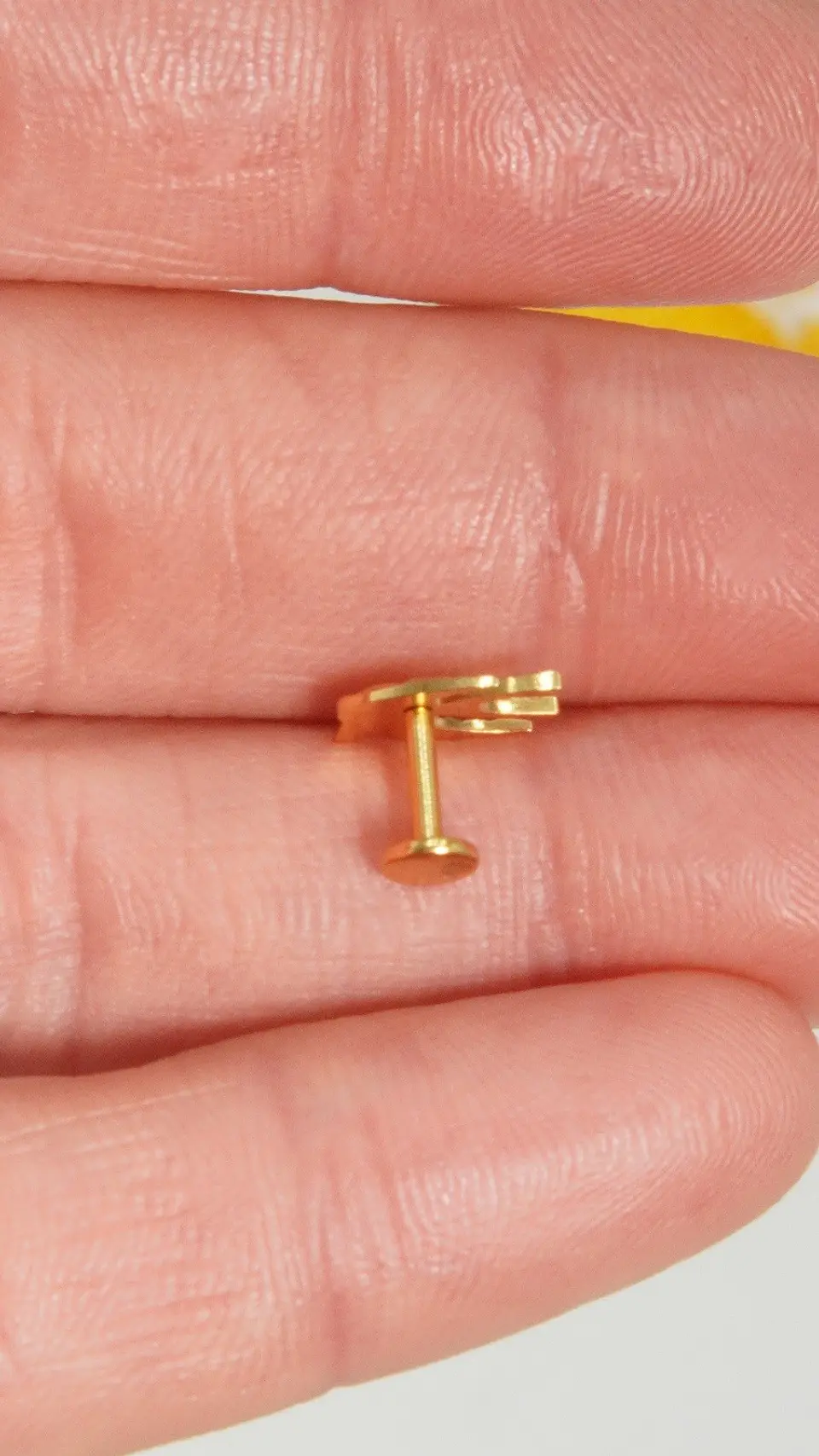 Piercing labret Golondrina 6mm 16G titanio Pvd 18K 6