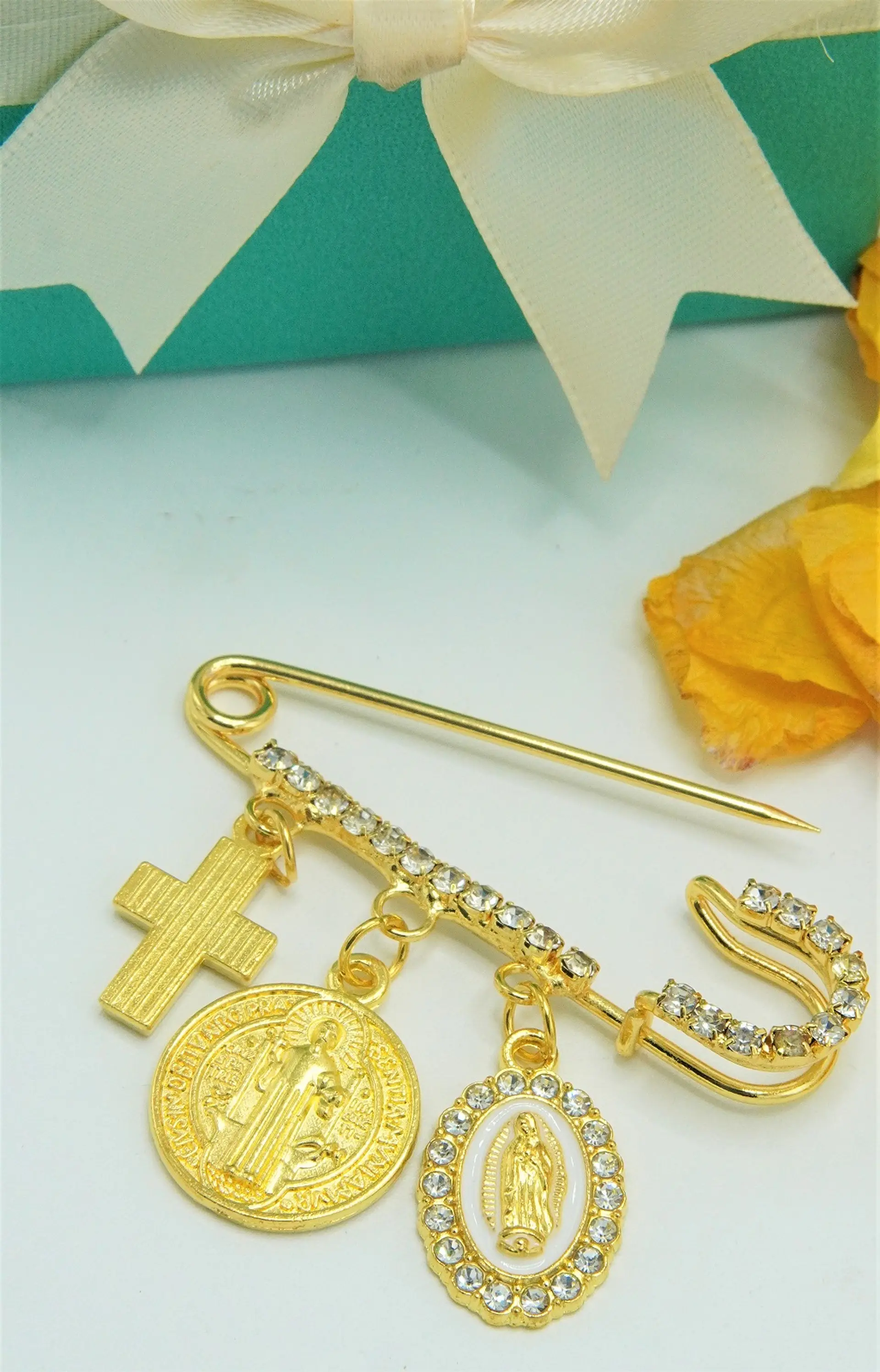 Prendedor Religioso Clara Medallas Zirconias San Benito Virgen Maria 9