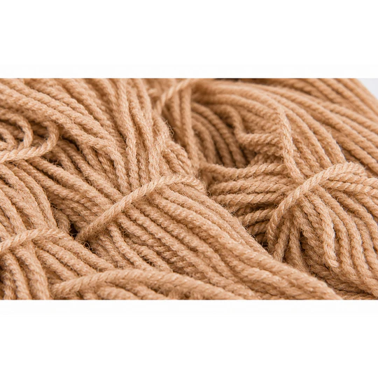 Madeja Lana Beige. 300 grs. aprox. Intermedia. 2 Hebras