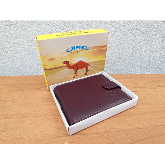 Billetera Camel de Cuero en su caja original / Nueva