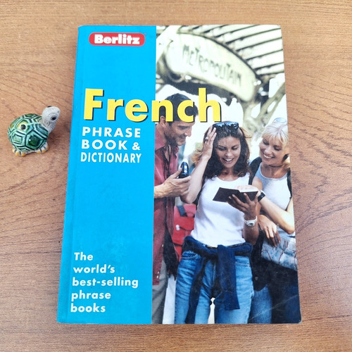 French Phrase Book & Dictionary / Berlitz