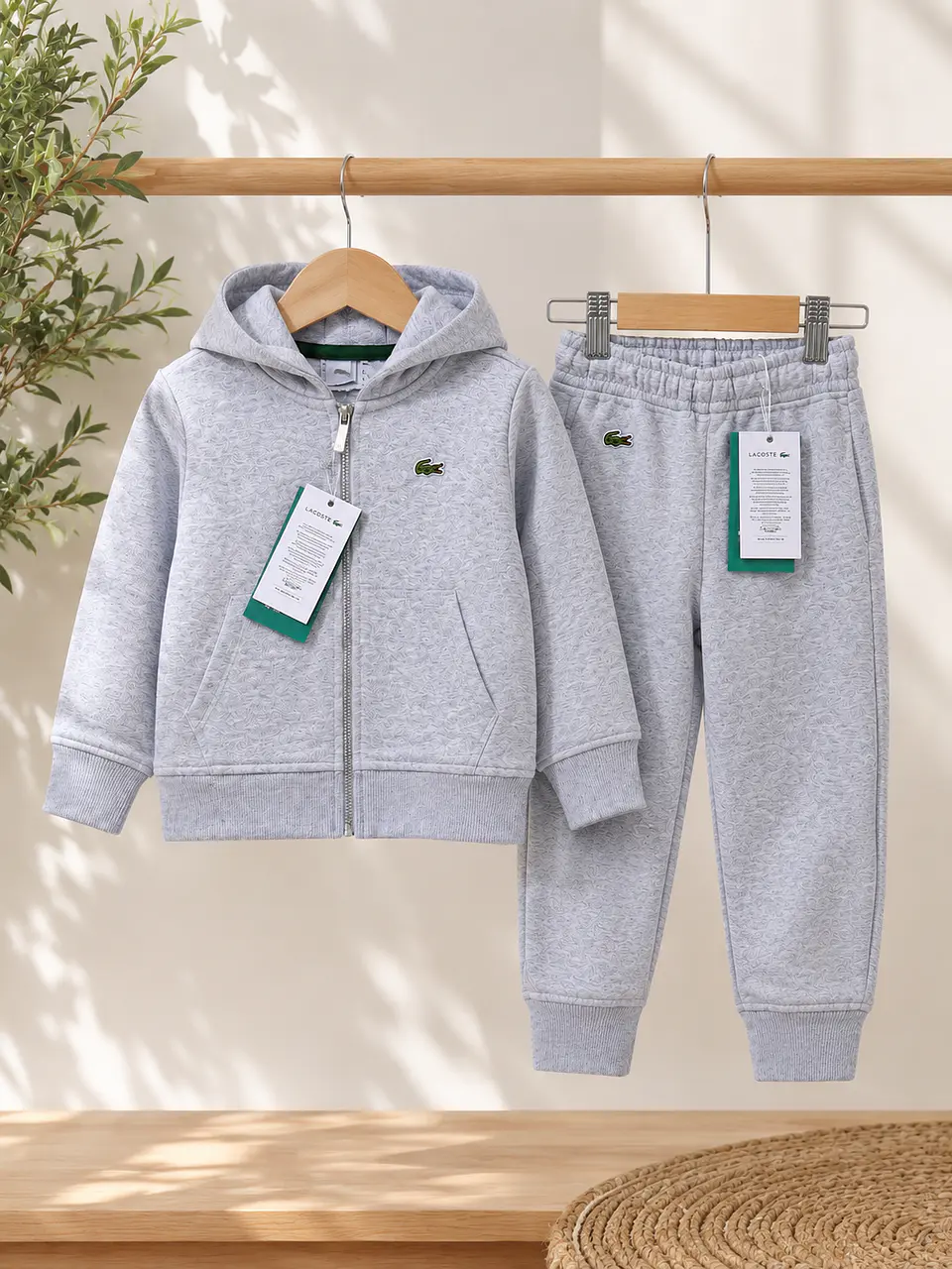 Conjunto Gris Lacoste 1