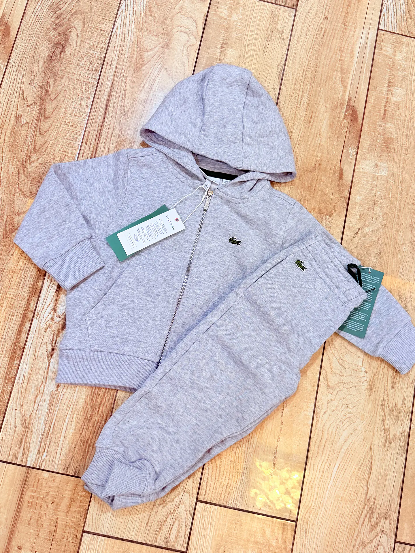 Conjunto Gris Lacoste 2