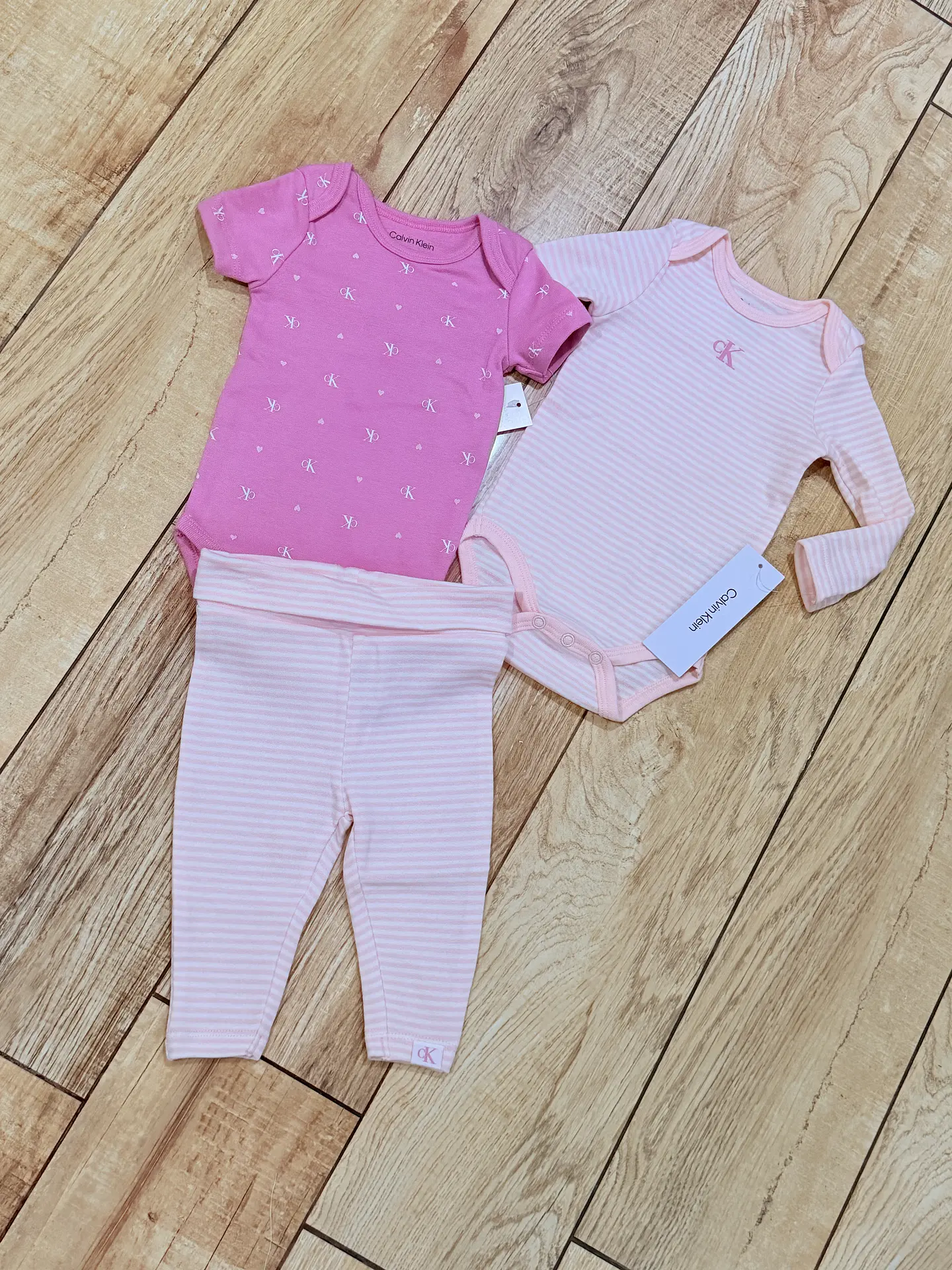 Conjunto Calvin Klein 3 Piezas Rosa 2