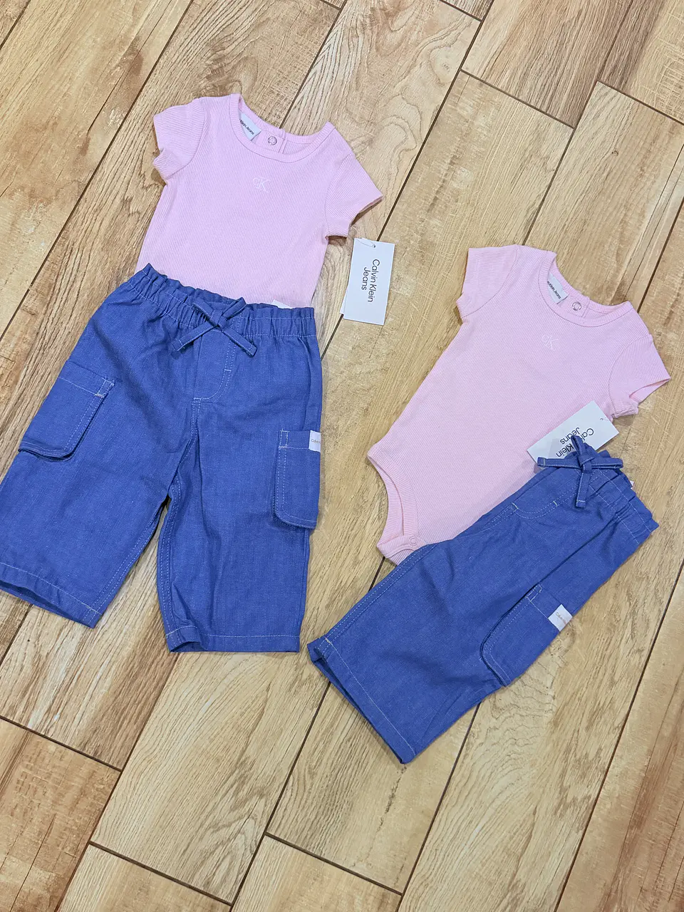 Conjunto Calvin Klein Bebé 2