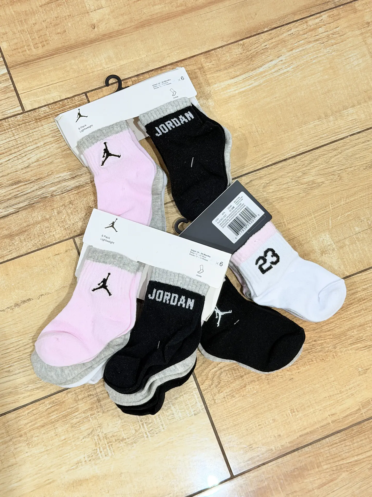 6 Pares Jordan negro y rosa 1