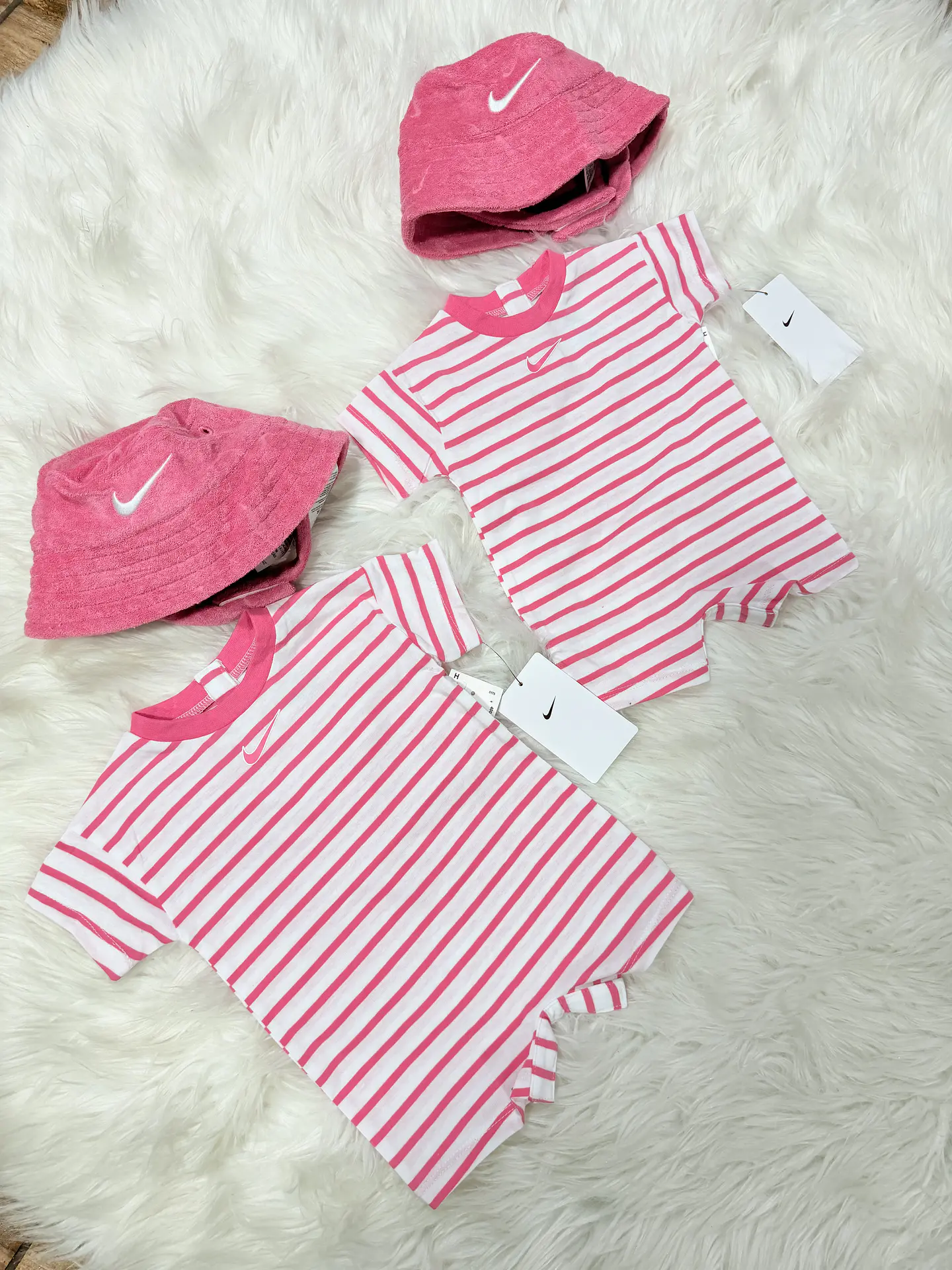 Set Nike 2 Piezas Con Gorro Rosa 2