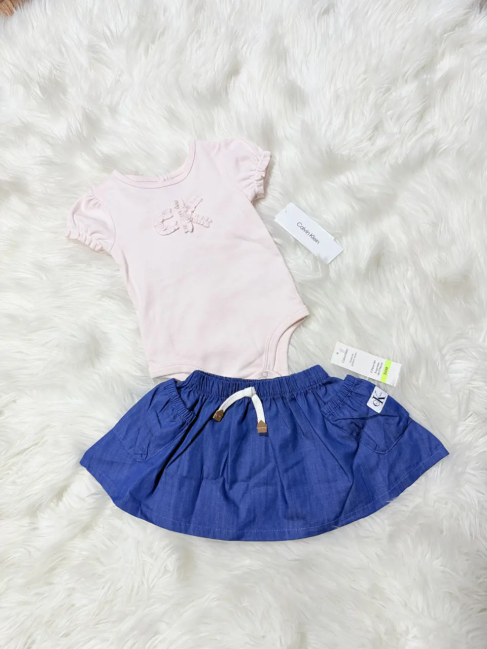 Conjunto Calvin Klein body + falda  2
