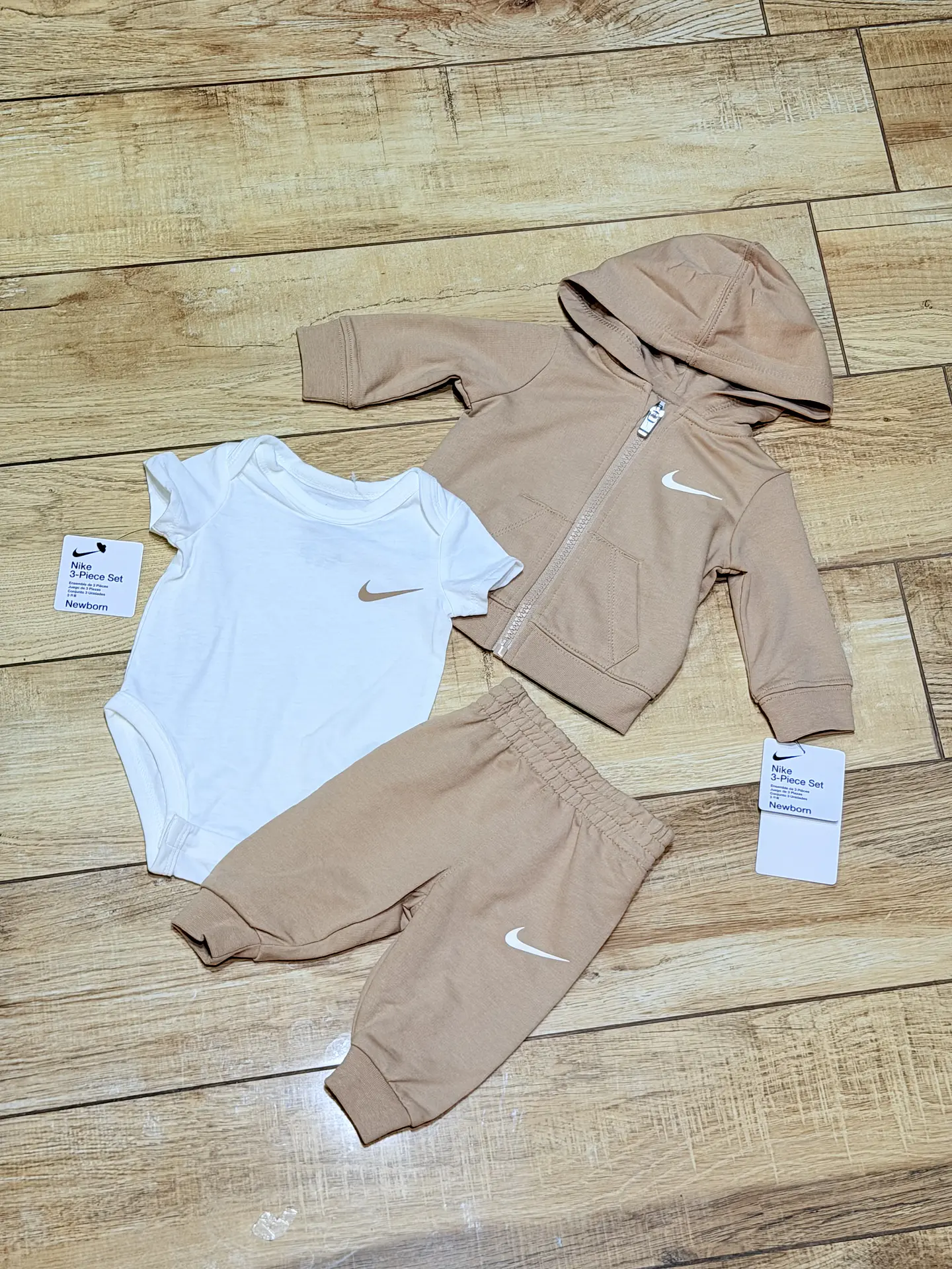 Set Nike 3 piezas Café Unisex 2