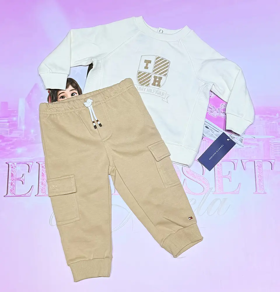 Conjunto Tommy Hilfiger Bebé 2 Piezas – Polerón + Pantalón Buzo Cargo 2