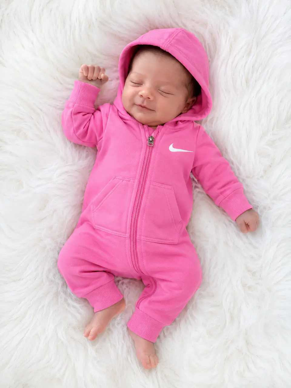 Enterito Nike con Capucha para Bebé – Rosado 1