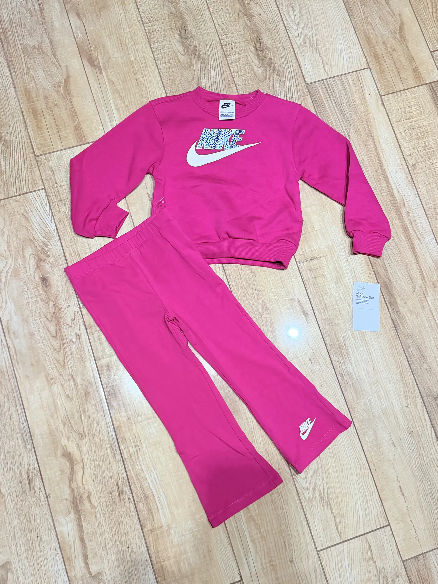 Conjunto Nike Niña Fucsia – 2 Piezas 2
