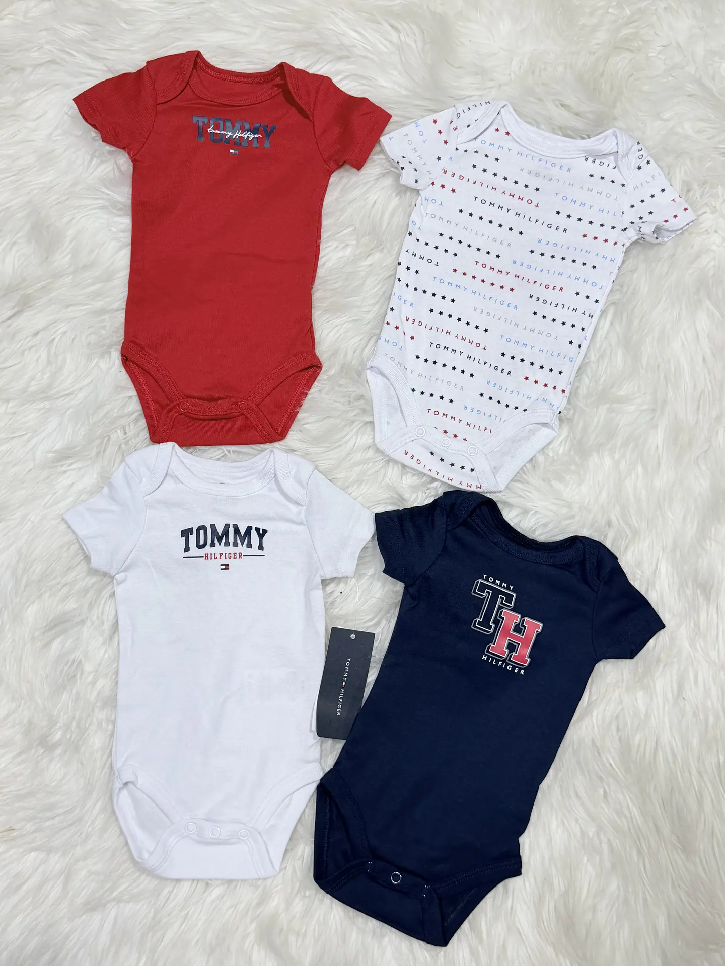 Set 4 Bodys Tommy Bebé 2