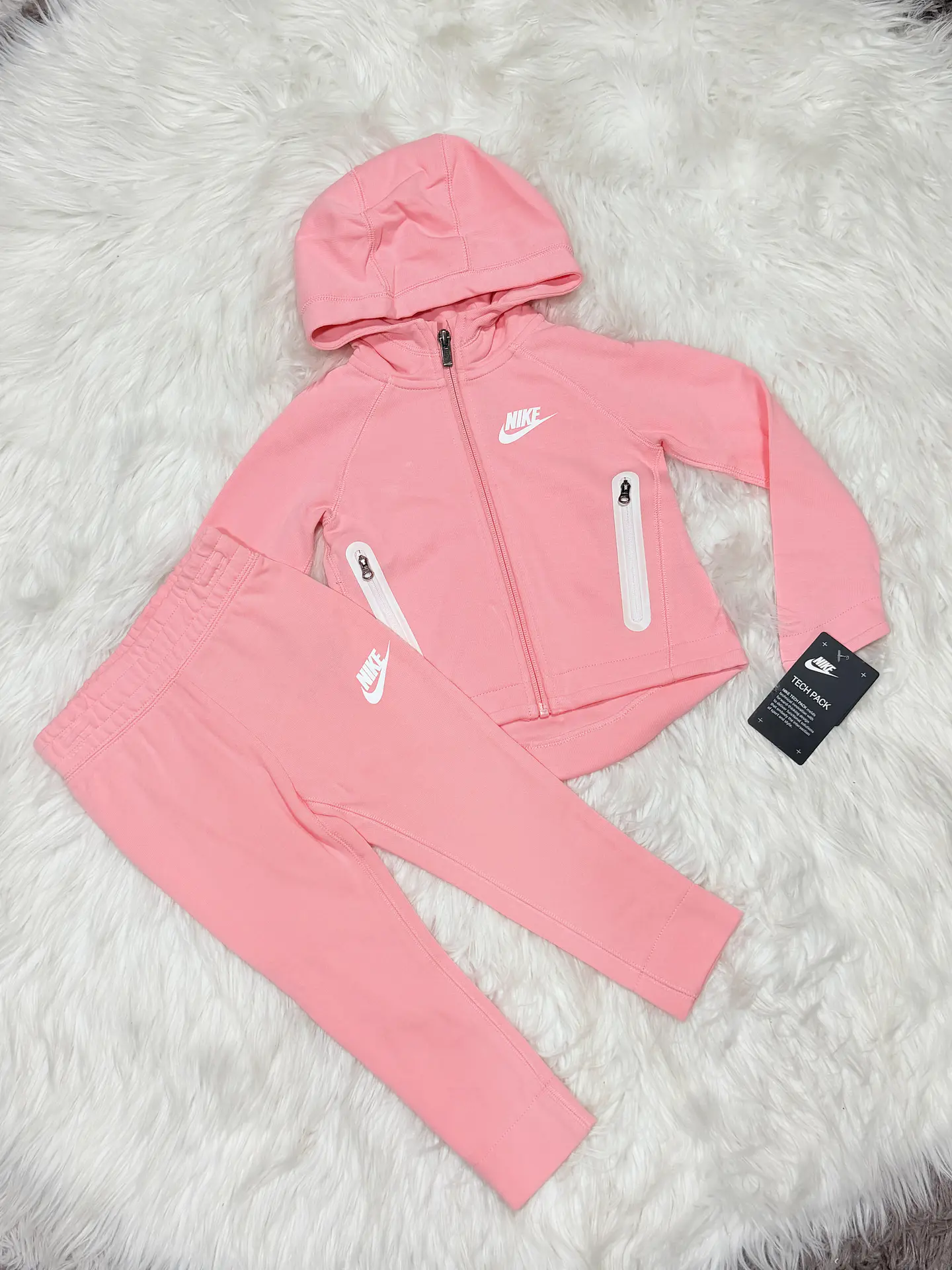 Conjunto Nike Tech Niña 2