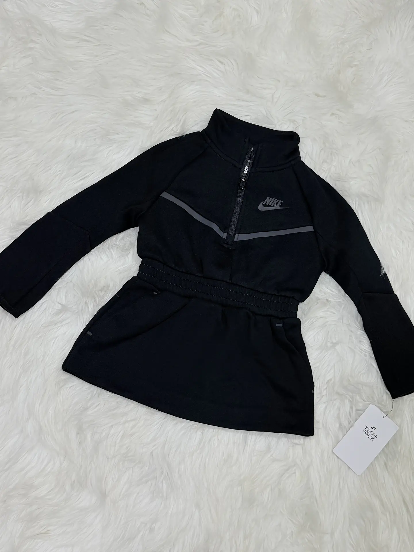 Vestido Nike Tech Negro 2