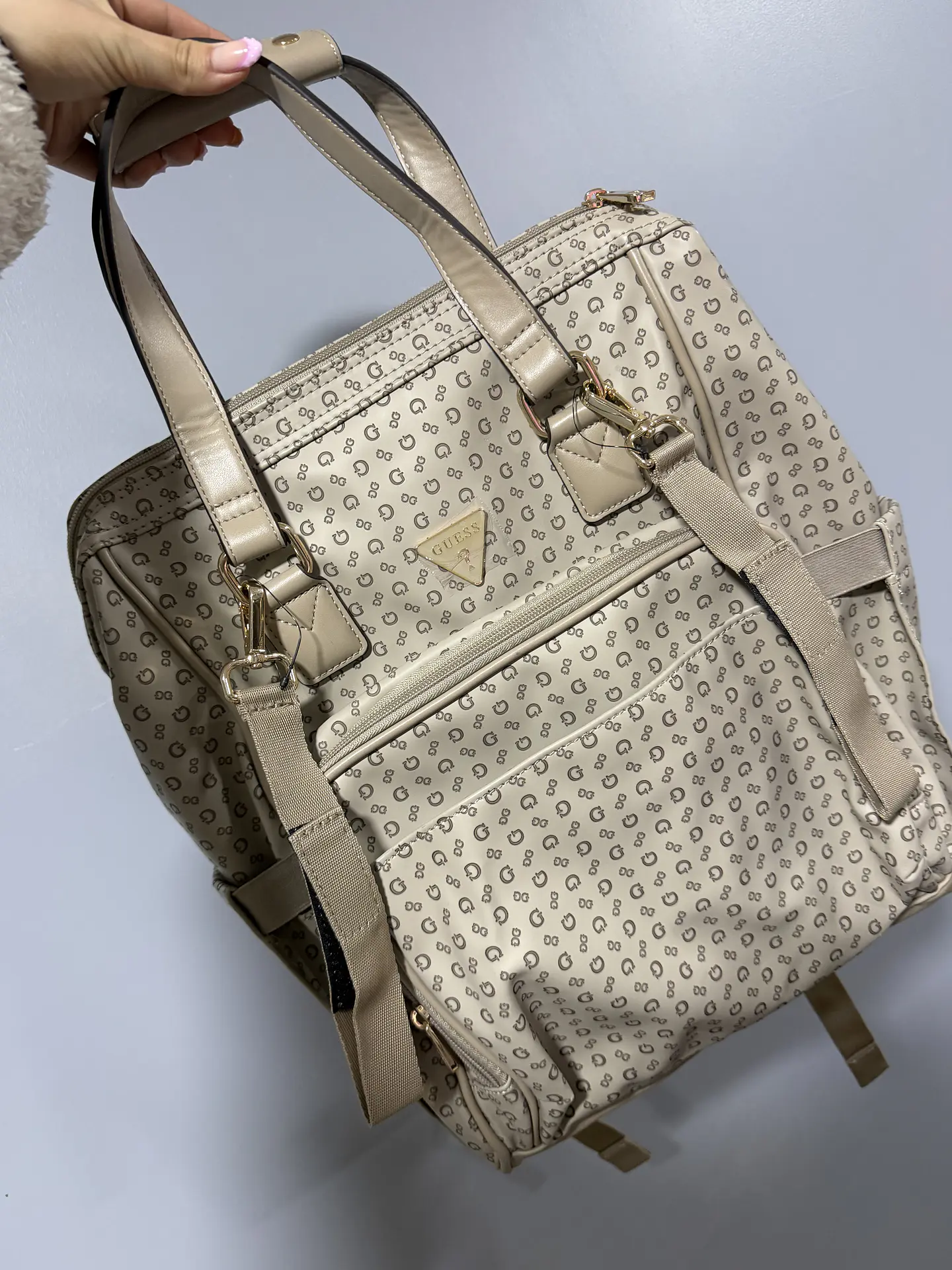Mochila Pañalera GUESS 2