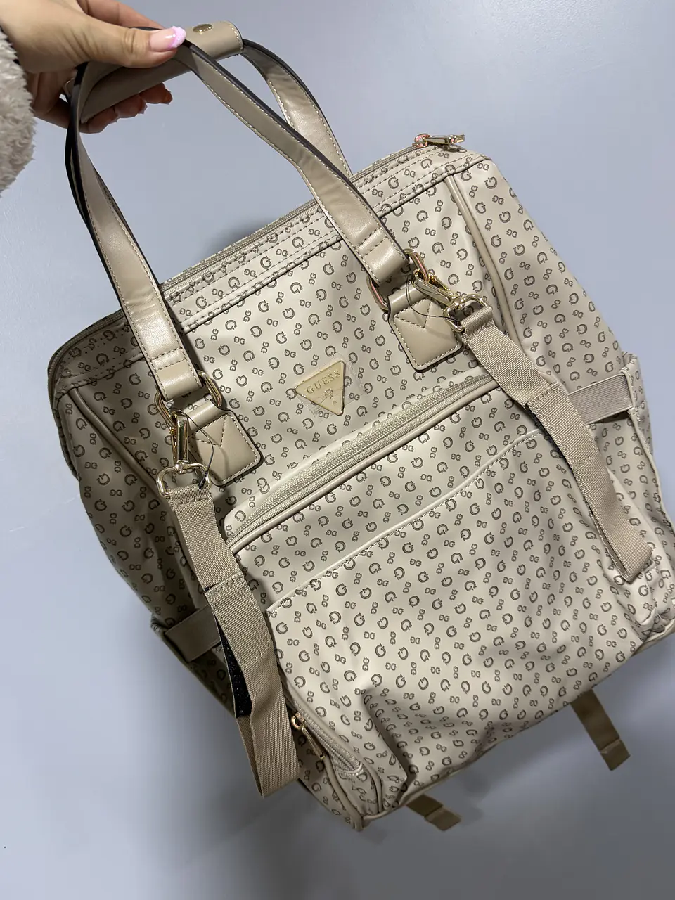 Mochila Pañalera GUESS 2