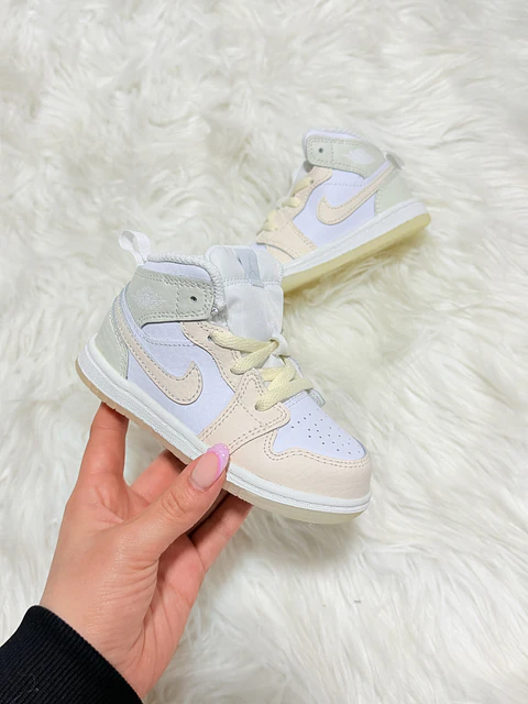 Jordan 1Mid
