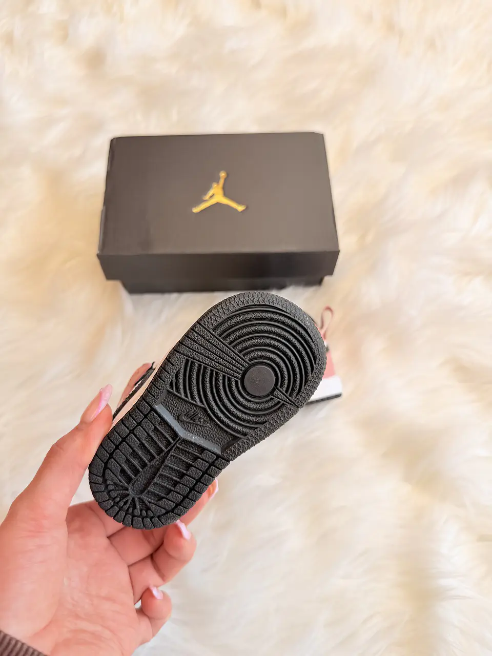 Jordan 1Mid 4