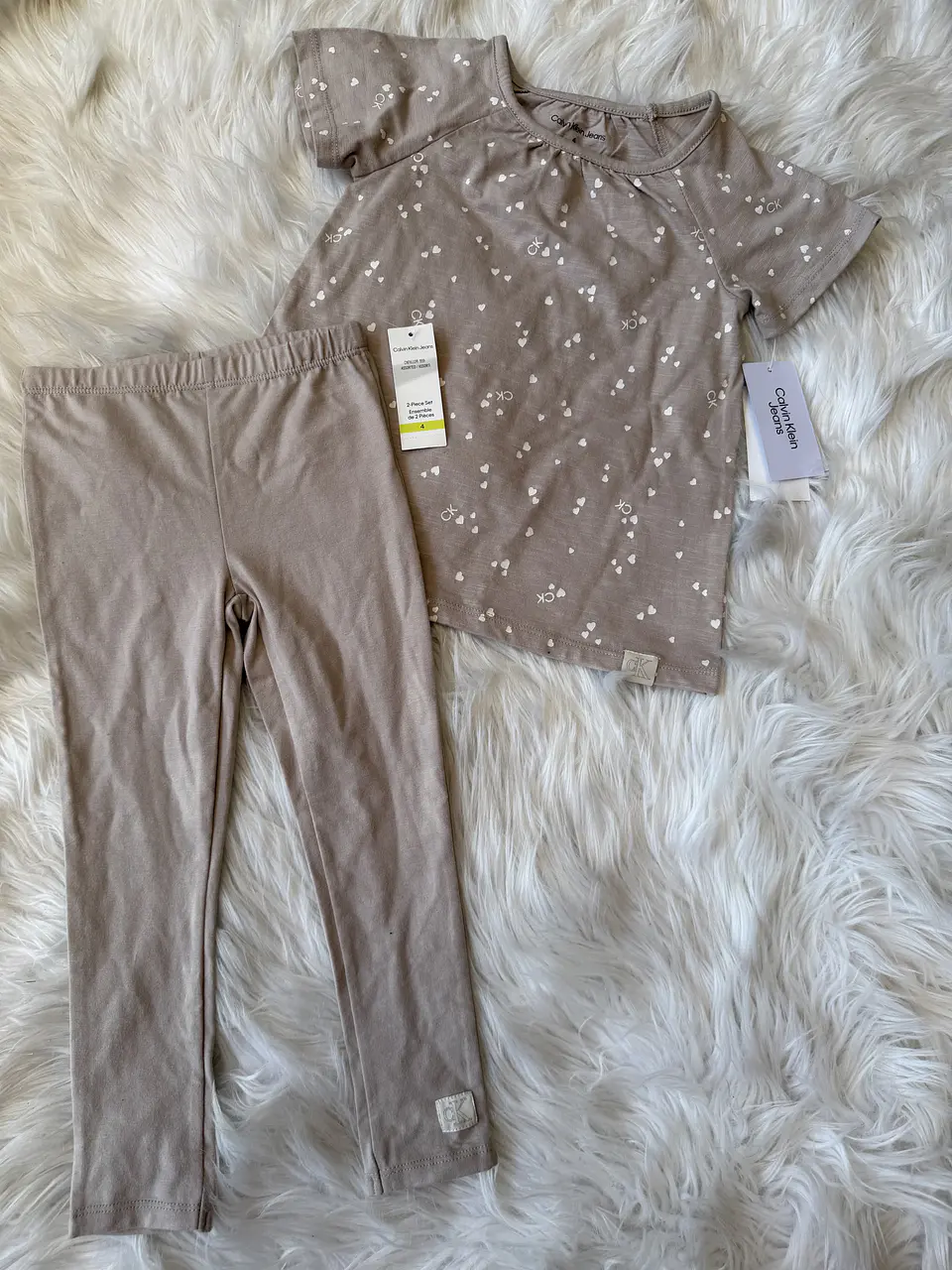 Conjunto Calvin Klein Niña 2