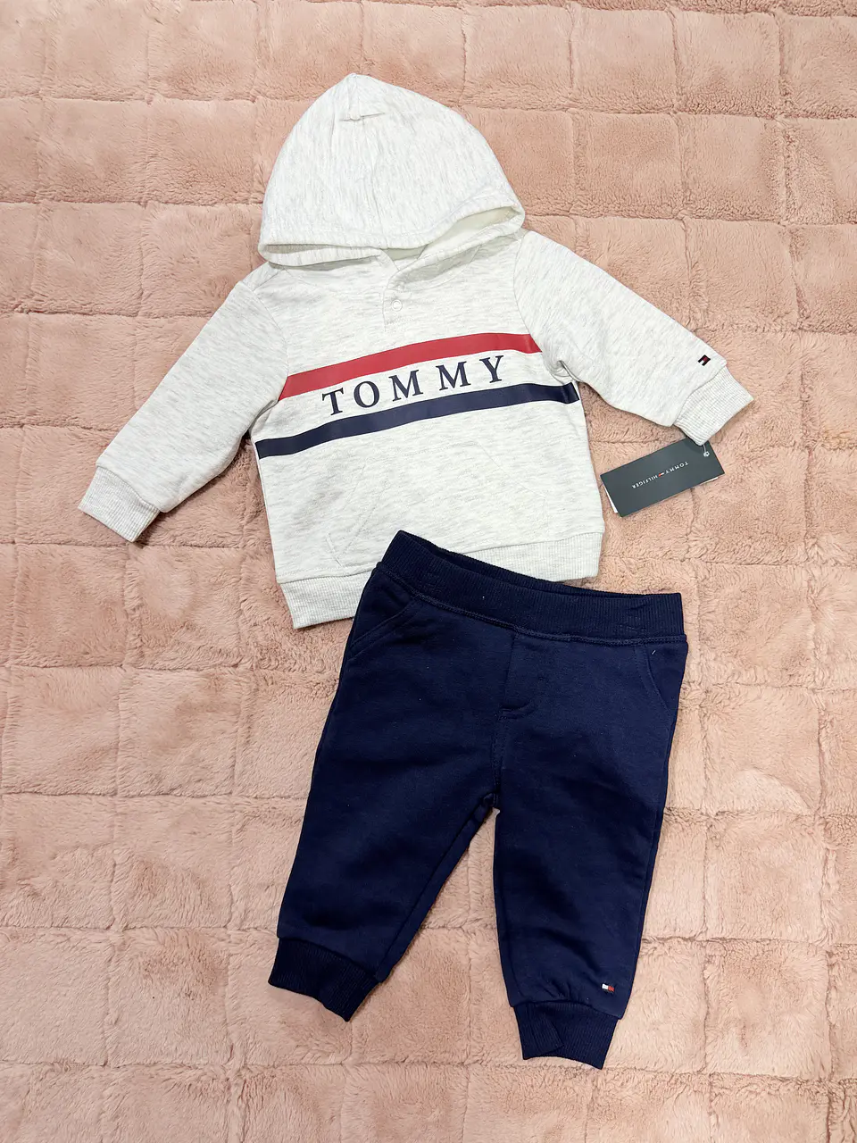 Conjunto Tommy Bebé 2