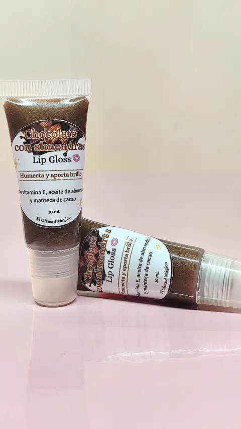 Lip Gloss Chocolate con almendras🍫