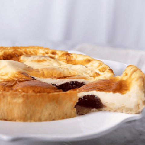 Tarta de Leche Asada con Ciruelas