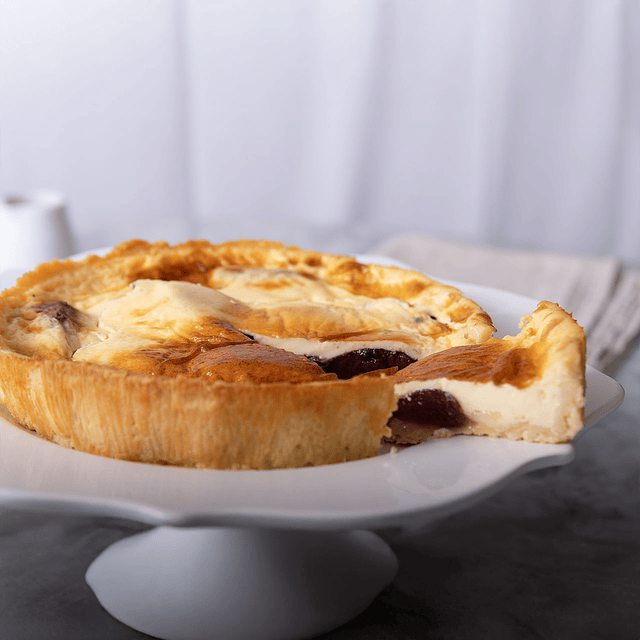 Tarta de Leche Asada con Ciruelas