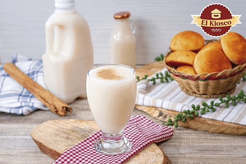 Masato en vaso y garrafa