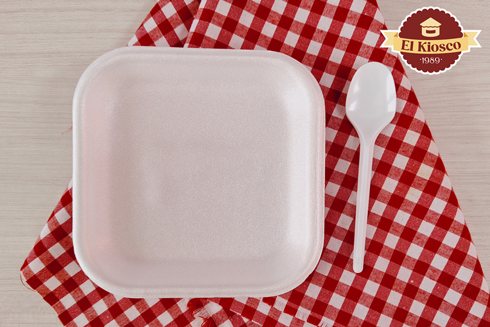 Juego de cubiertos y plato por porción 3