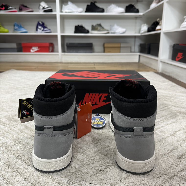 Air Jordan Retro 1 High Panda  4