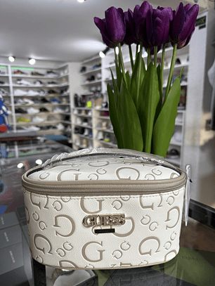 Cosmetiquero Guess